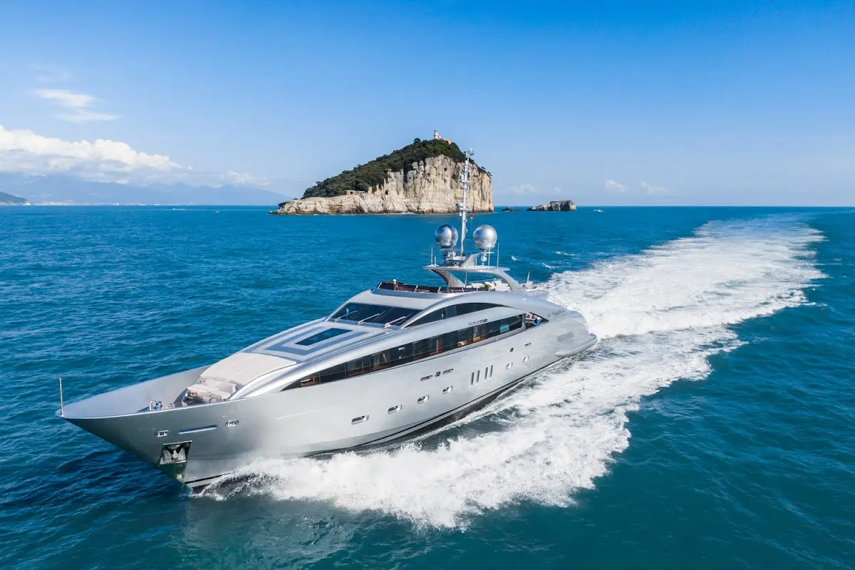 Silverwind Yacht Charter
