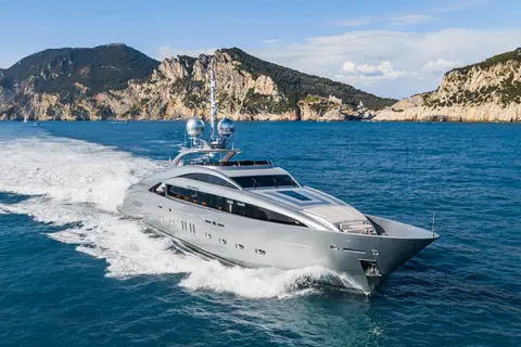 Silverwind Yacht Charter, photograph 2