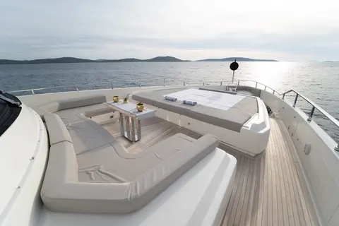 SK Yacht Charter, photograph 11