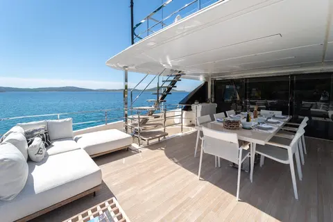 SK Yacht Charter, photograph 12
