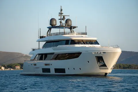 SK Yacht Charter, photograph 3