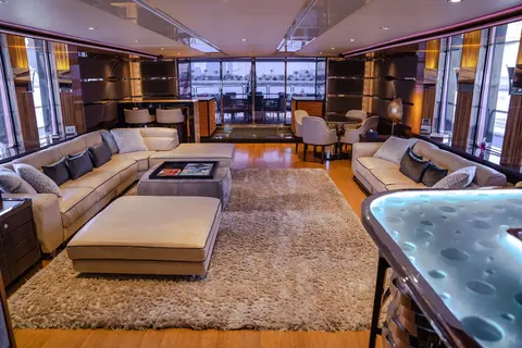 Sky Fall Yacht Charter in Dubai, photograph 12