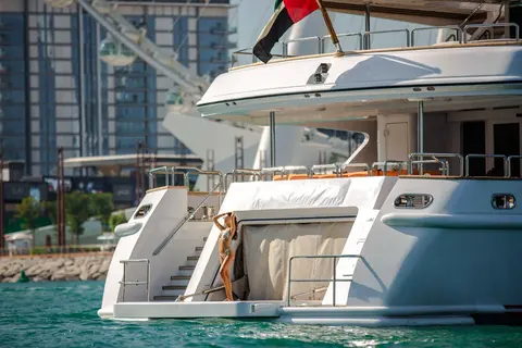 Sky Fall Yacht Charter in Dubai, photograph 2
