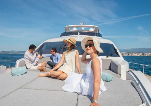 Skyra Yacht Charter, photograph 10