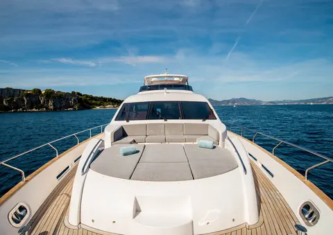 Skyra Yacht Charter, photograph 11
