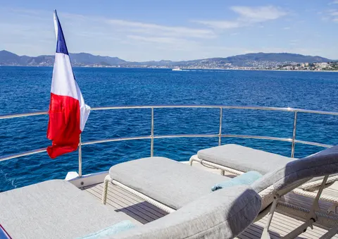 Skyra Yacht Charter, photograph 8