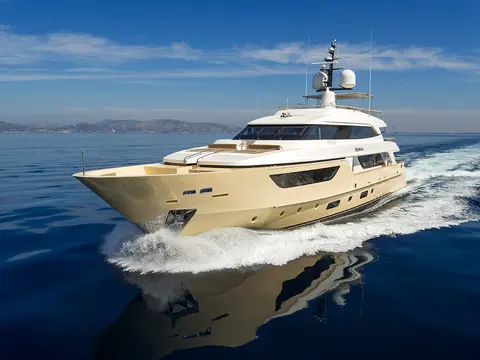 Souraya Yacht Charter, photograph 4