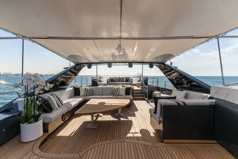 Spectre Yacht Charter in Dubai, photograph 5
