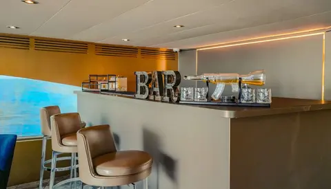 Stardom Yacht Charter in Dubai, photograph 8