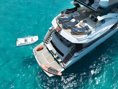 Stardust OF Mary Yacht Charter, photograph 5