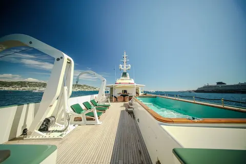 Steel Yacht Charter, photograph 7