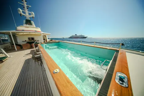 Steel Yacht Charter, photograph 8