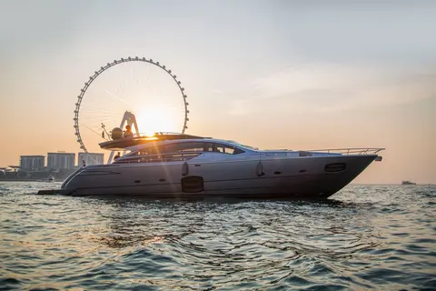 Straga Yacht Charter in Dubai, photograph 2
