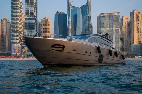 Straga Yacht Charter in Dubai, photograph 4