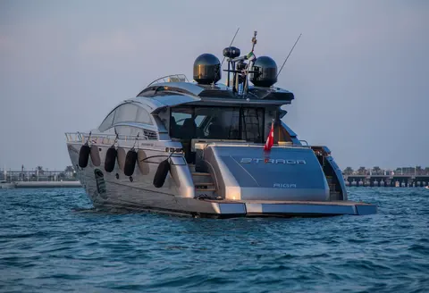Straga Yacht Charter in Dubai, photograph 6