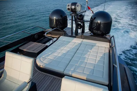 Straga Yacht Charter in Dubai, photograph 7