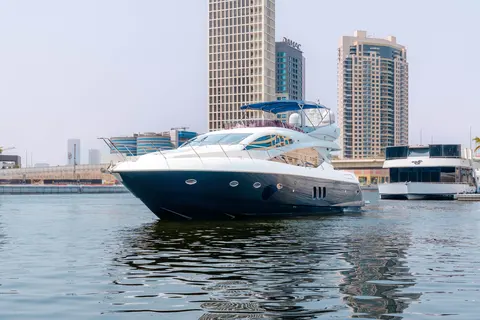 Sunseeker Manhattan 60 Yacht for Sale, photograph 2