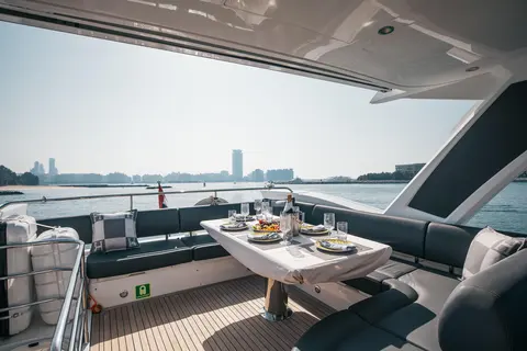 Sunseeker Manhattan 66 Yacht for Sale, photograph 12