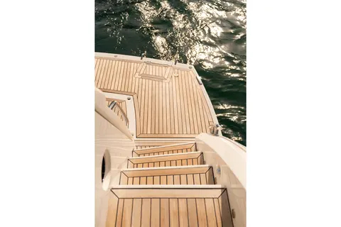 Sunseeker Manhattan 66 Yacht for Sale, photograph 7