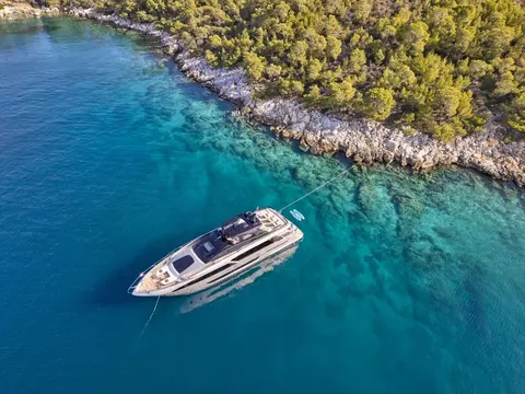Sylia Yacht Charter, photograph 3