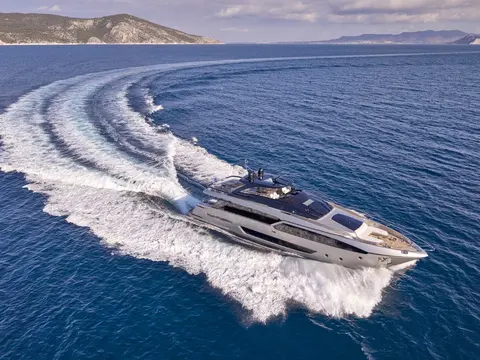 Sylia Yacht Charter, photograph 5