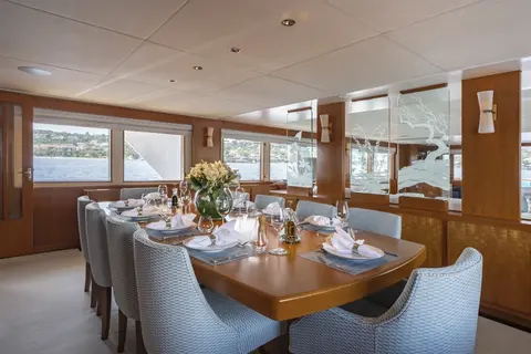 Synthesis 66 Yacht Charter, photograph 3