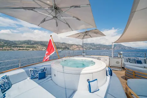 Synthesis 66 Yacht Charter, photograph 5
