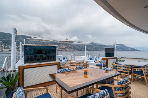 Synthesis 66 Yacht Charter, photograph 6