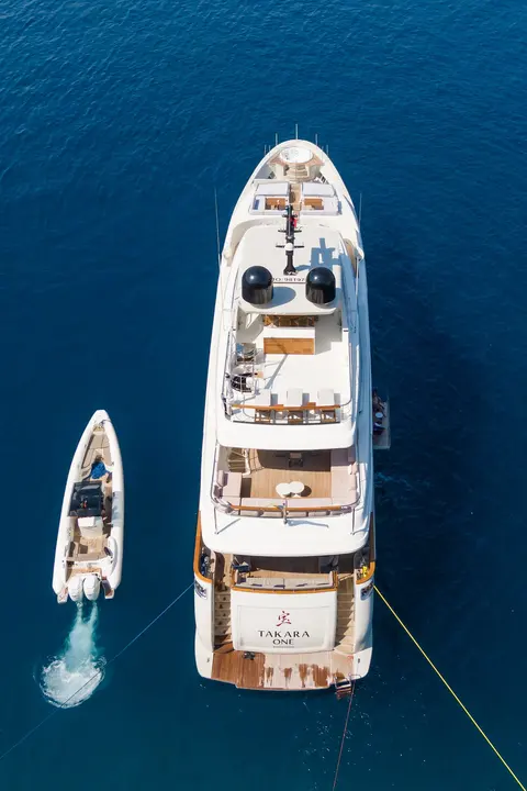 Takara One Yacht Charter, photograph 10