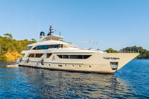 Takara One Yacht Charter, photograph 11