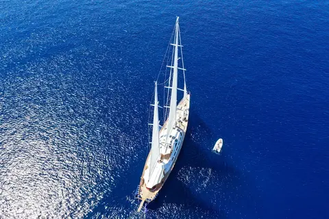 Tamarita Yacht Charter, photograph 4