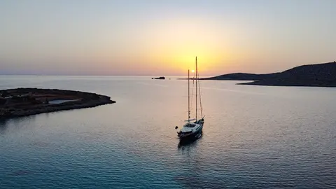 Tamarita Yacht Charter, photograph 9