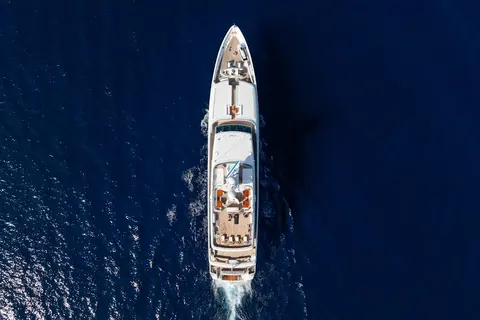 TE Manu Yacht Charter, photograph 7