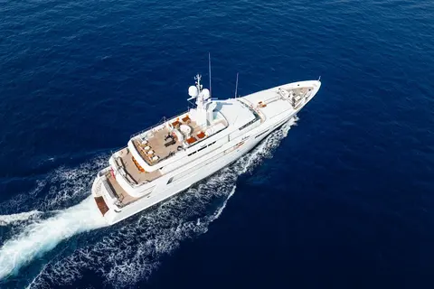 TE Manu Yacht Charter, photograph 8