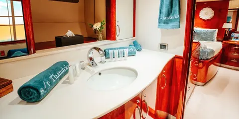 Thandeka Yacht Charter, photograph 12