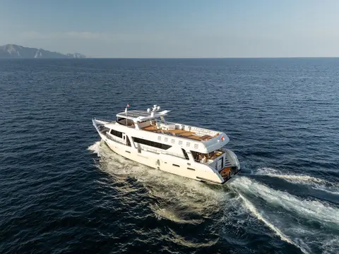 The Vision Yacht Charter, photograph 3