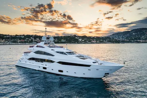 Thumper Yacht Charter, photograph 12