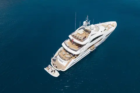 Thumper Yacht Charter, photograph 2