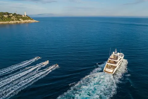 Thumper Yacht Charter, photograph 8