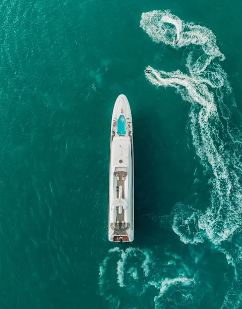 Thunder Yacht Charter in Dubai, photograph 4