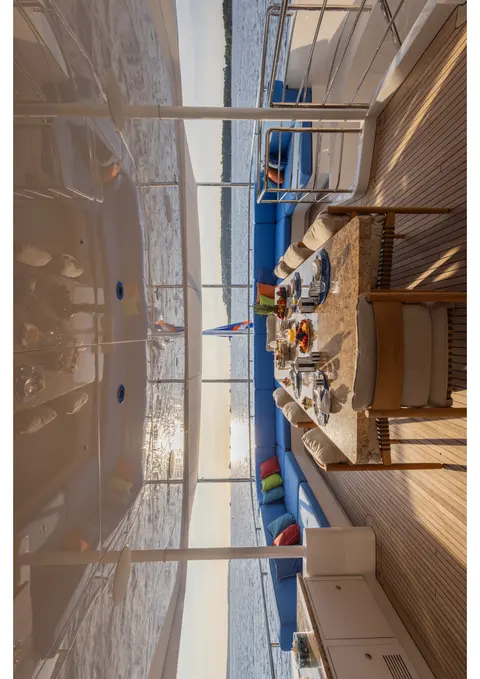 Tiamat Yacht Charter, photograph 11