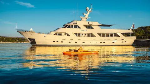 TO JE TO Yacht Charter, photograph 3