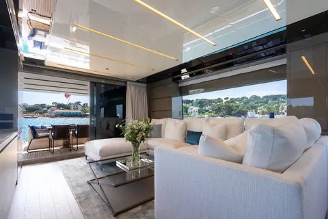 Triple L Yacht Charter, photograph 11