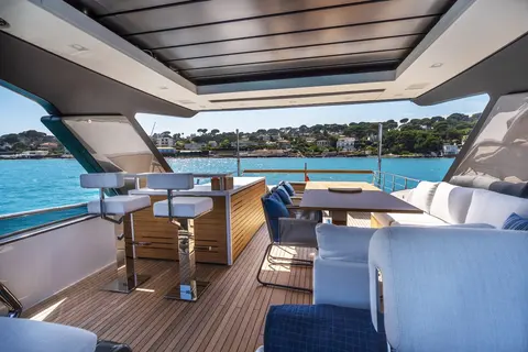 Triple L Yacht Charter, photograph 7