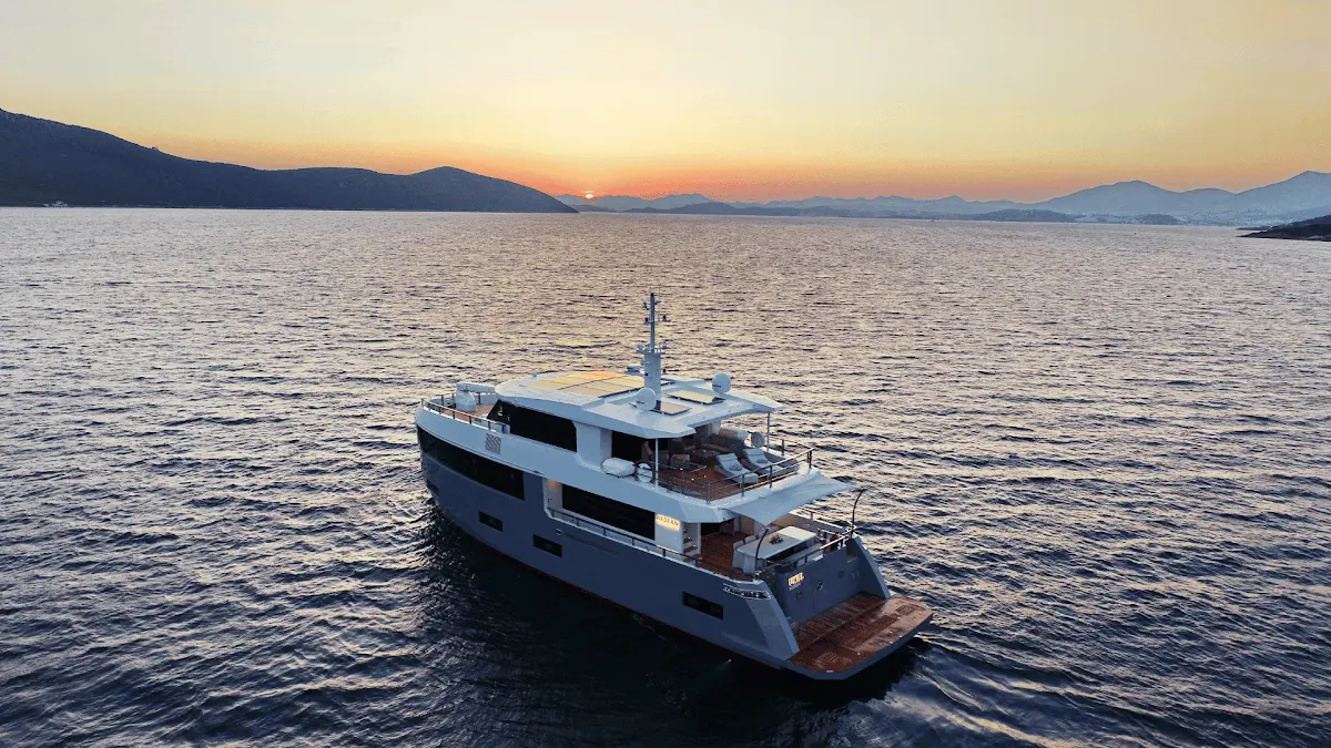 Ukiel Yacht Charter