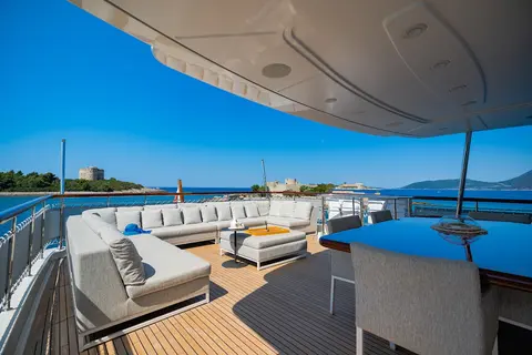 Valentina II Yacht Charter, photograph 2