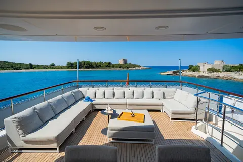 Valentina II Yacht Charter, photograph 3