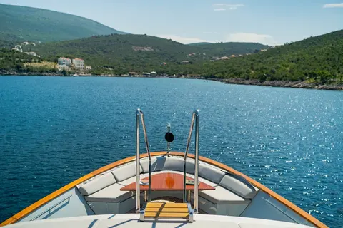 Valentina II Yacht Charter, photograph 4