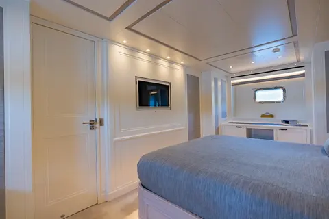 Valentina II Yacht Charter, photograph 8