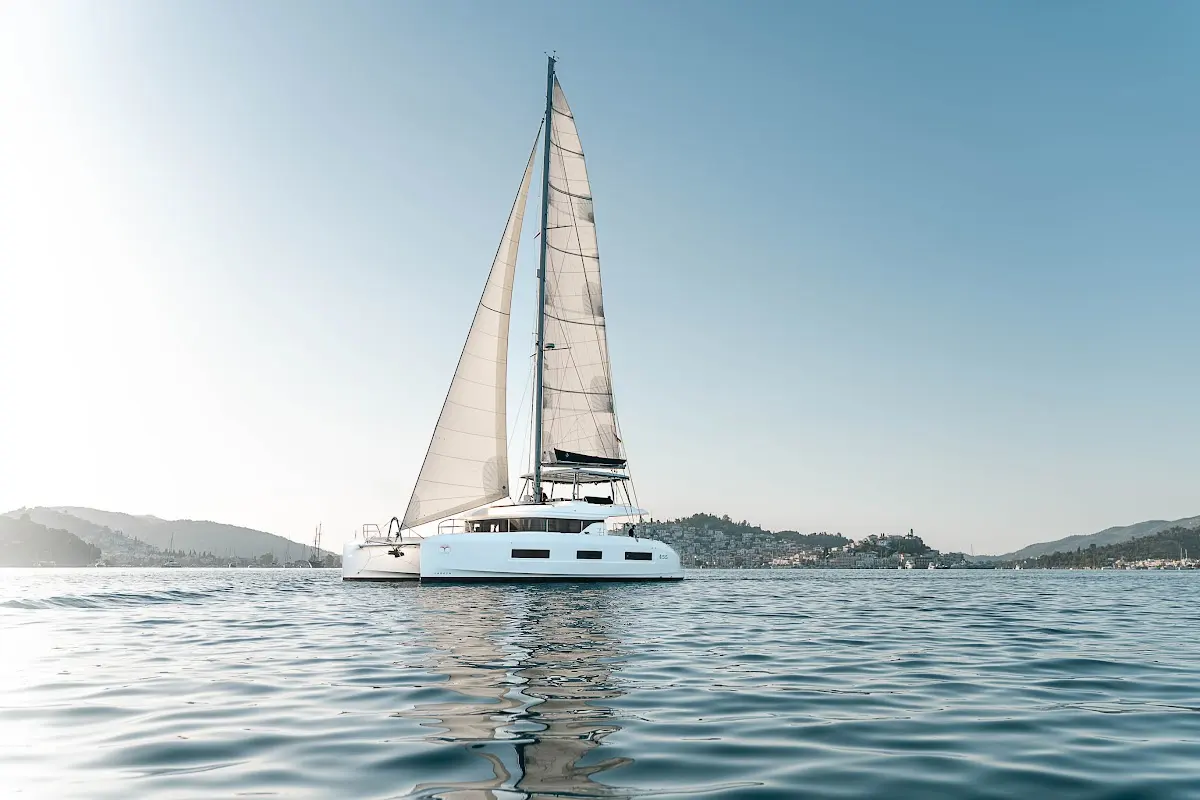 Valinor Yacht Charter